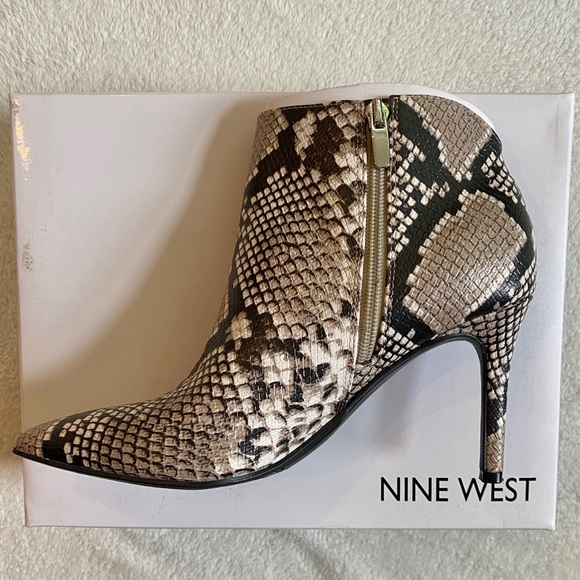 NEW Nine West Finny Skinny Heel Snakeskin Boot - Picture 2 of 9